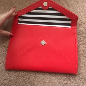Red clutch